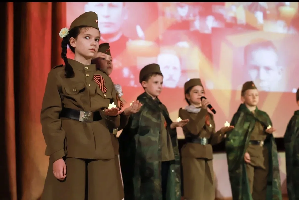 🌟9 мая в нашей школе  В нашей школе прошел концерт, посвященный 9 мая. Сегодня стихи и песни военных