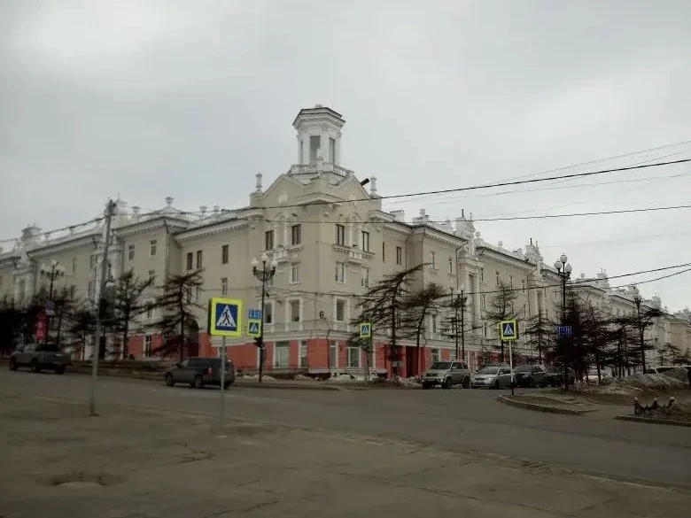 ‼️На доме по адресу ул. Портовая, 1 ветром был повреждён архитектурный элемент башни — ...