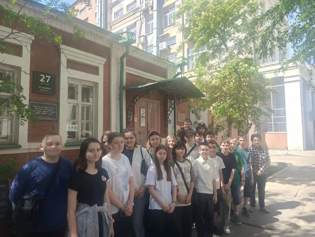 📚 Квест по Литературному кварталу: путешествие сквозь страницы истории!  Сегодня ученики 6 «Д» и 7 «