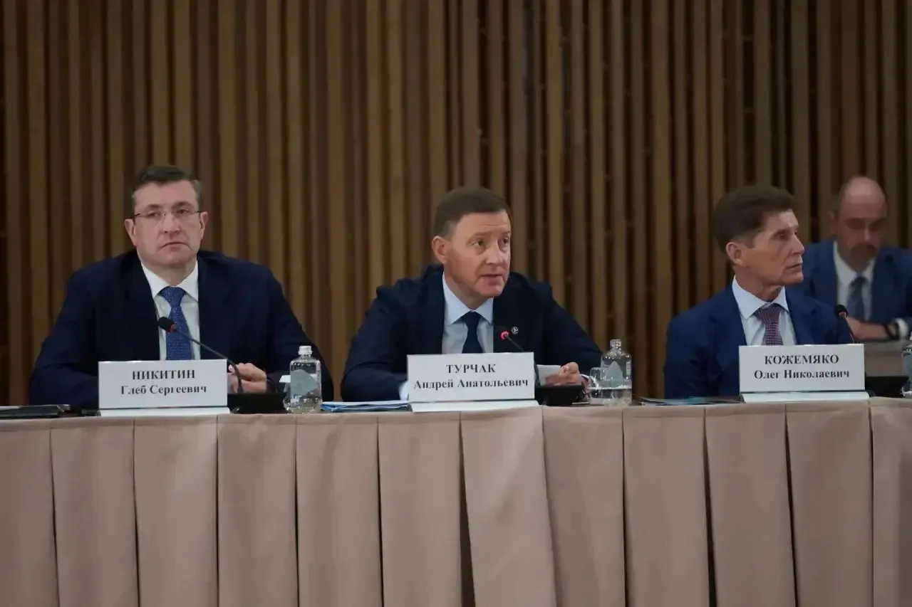 Глеб Никитин на совещании под председательством премьер-министра России Михаила Мишусти...