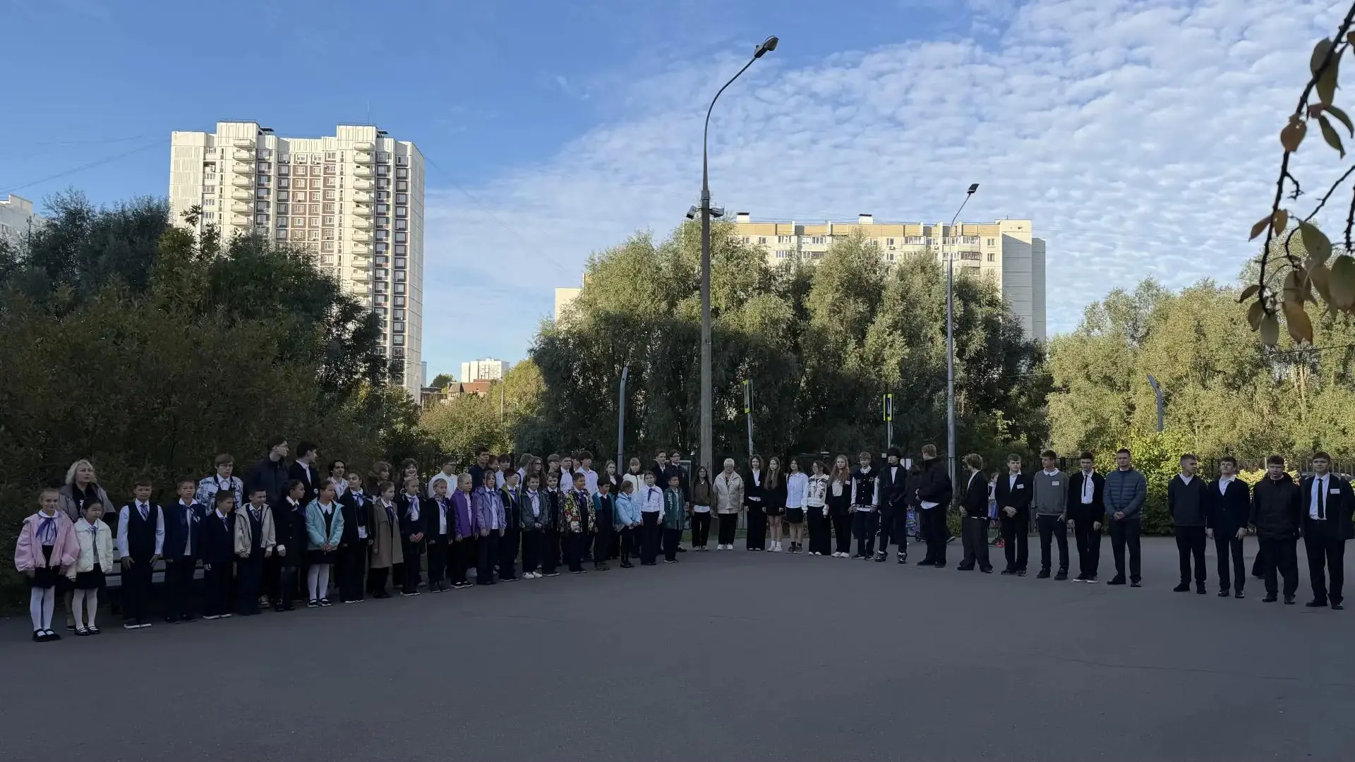 ✅Новая учебная неделя начинается с важных традиций!