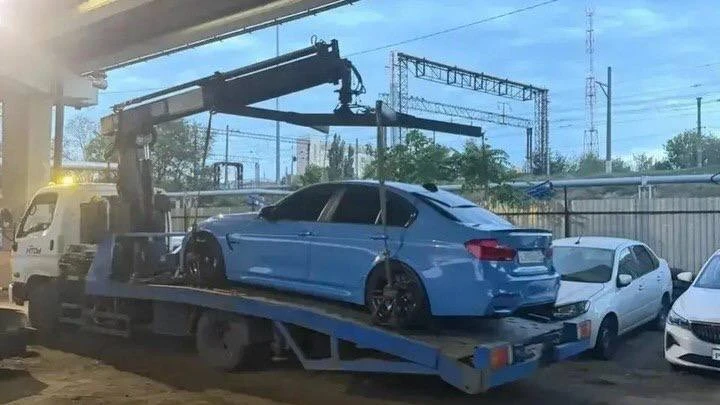 ⚡️Мурика Донского задержали в Краснодаре за требование снять тонировку