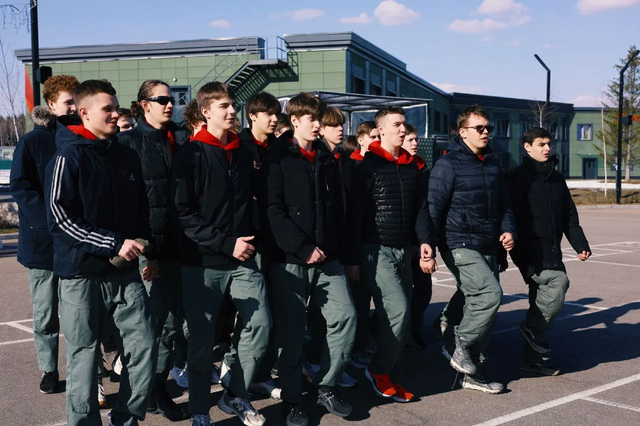 #ДОНМ | Неделя в «Авангарде» 🇷🇺   Наши десятиклассники из всех корпусов вернулись с учебных сборов в