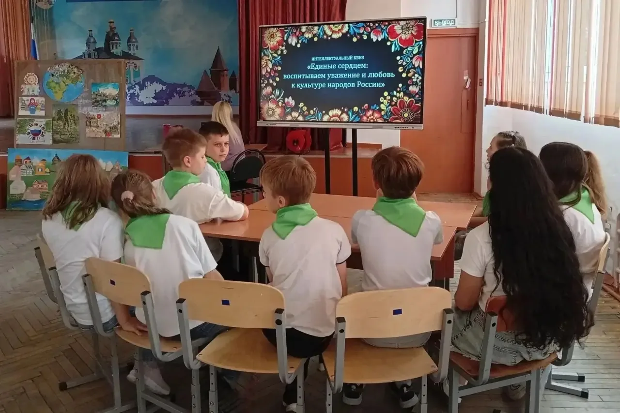 🚸Вожатые и педагоги прошли практикум по воспитанию российской идентичности

В регионе прошёл масшта