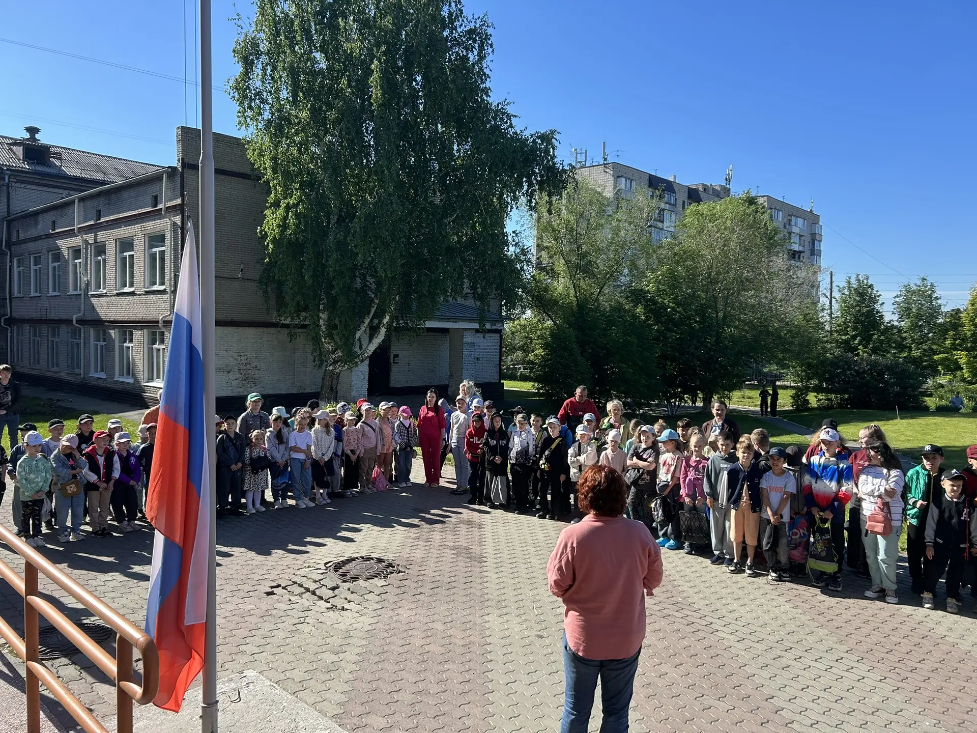 🎉 Ура, каникулы стартовали! В школе — праздник! 🎉