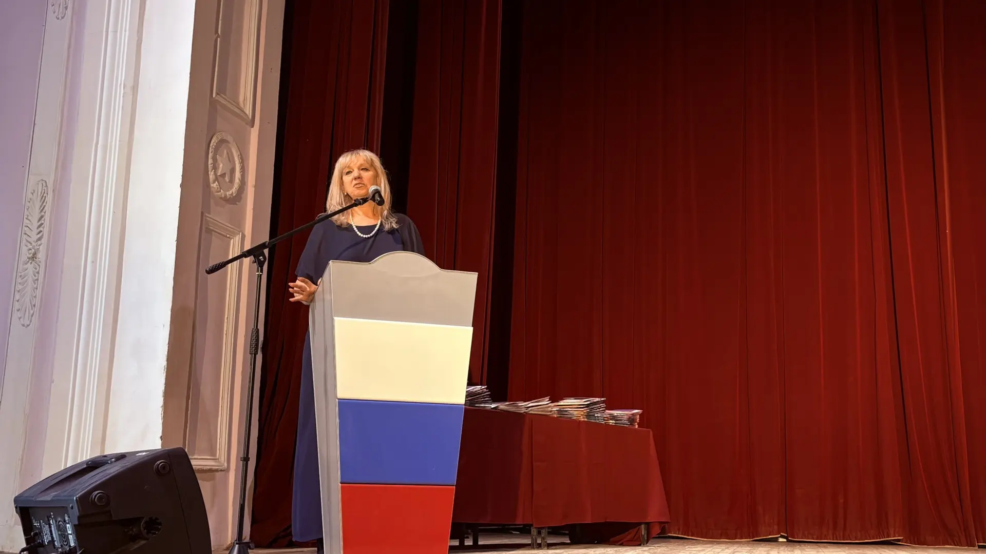 Счастливого пути, 9-й класс! 🎓

Вот и настал момент вручения первого взрослого документа — аттестат