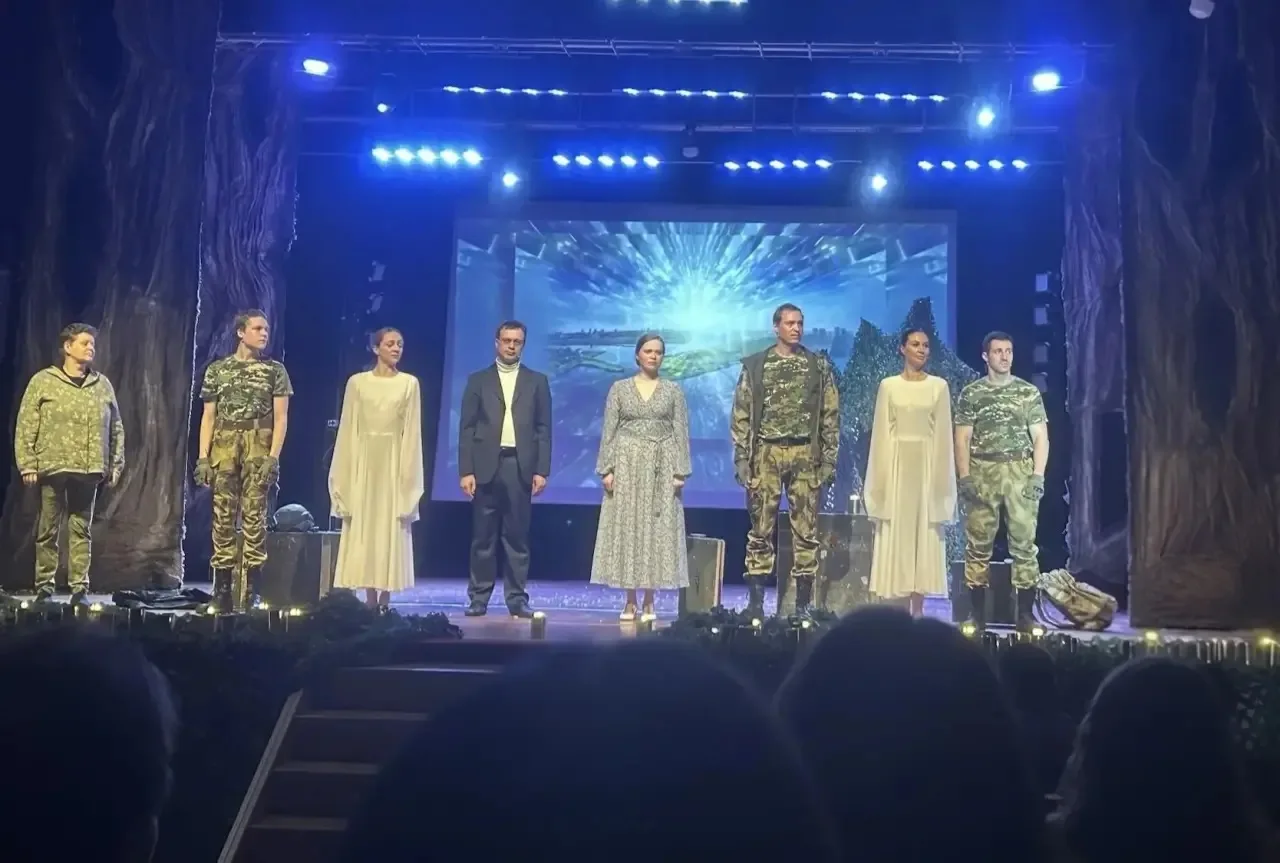 Культурный код поколения: студенты на спектакле «Время Надежды»