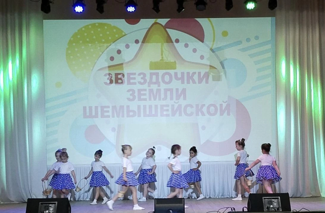 1 июня воспитанники 3 корпуса детского сада приняли участие в районном фестивале детского творчества