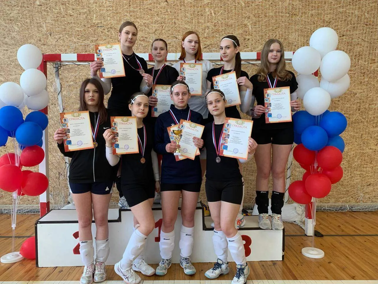 🏆21 февраля в спорткомплексе г. Петухово прошел открытый турнир по волейболу среди дев...