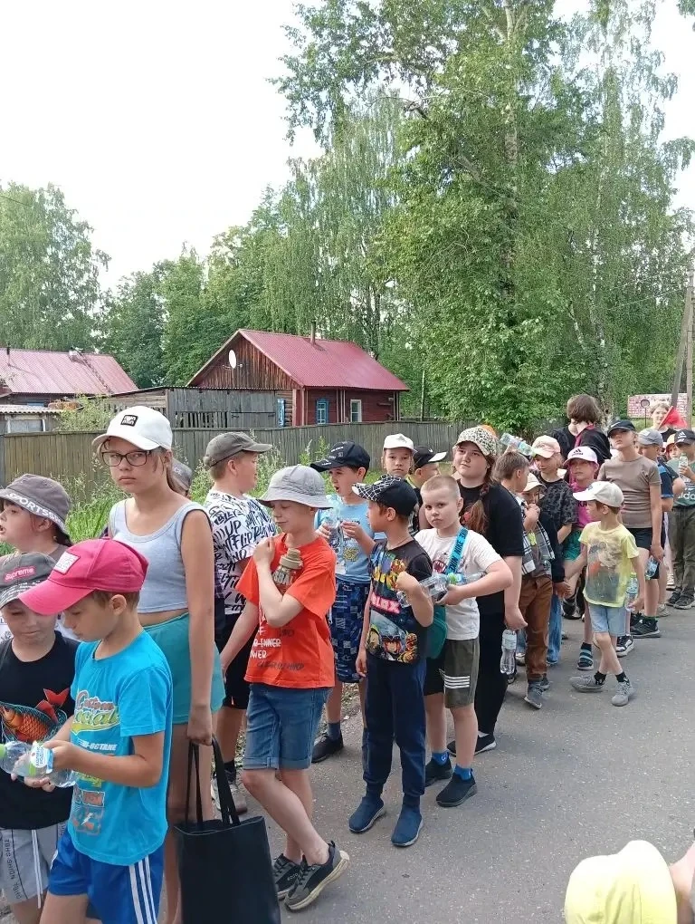 Сегодня в лагере день получился очень насыщенным и весёлым! Сначала ребята сходили в кино — посмотре