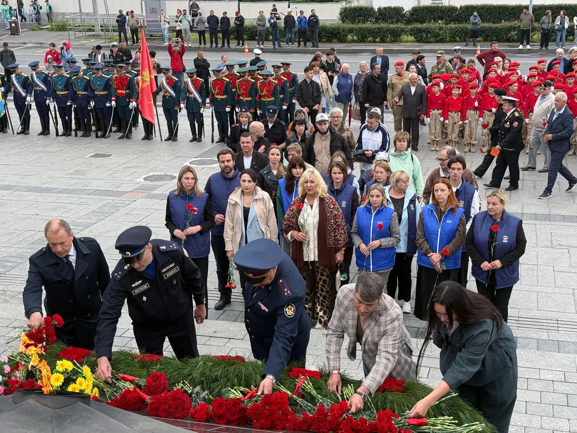 🕊️ Юнармейцы отряда «Белая сова» МБОУ ООШ № 1 — в числе участников памятного события!

Во Владивост