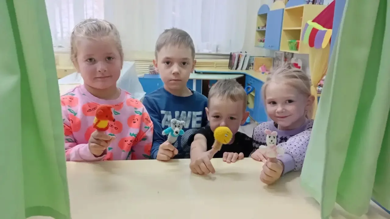 День театра в средней группе детского сада — это отличный способ в игровой форме познак...