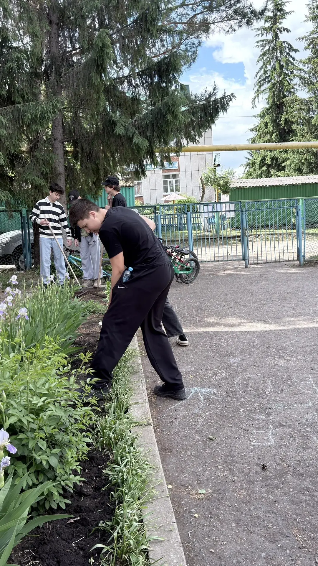 2 день ЛТО. Наши ребята потрудились на славу, сделали много полезных дел и неплохо провели время.
#Л