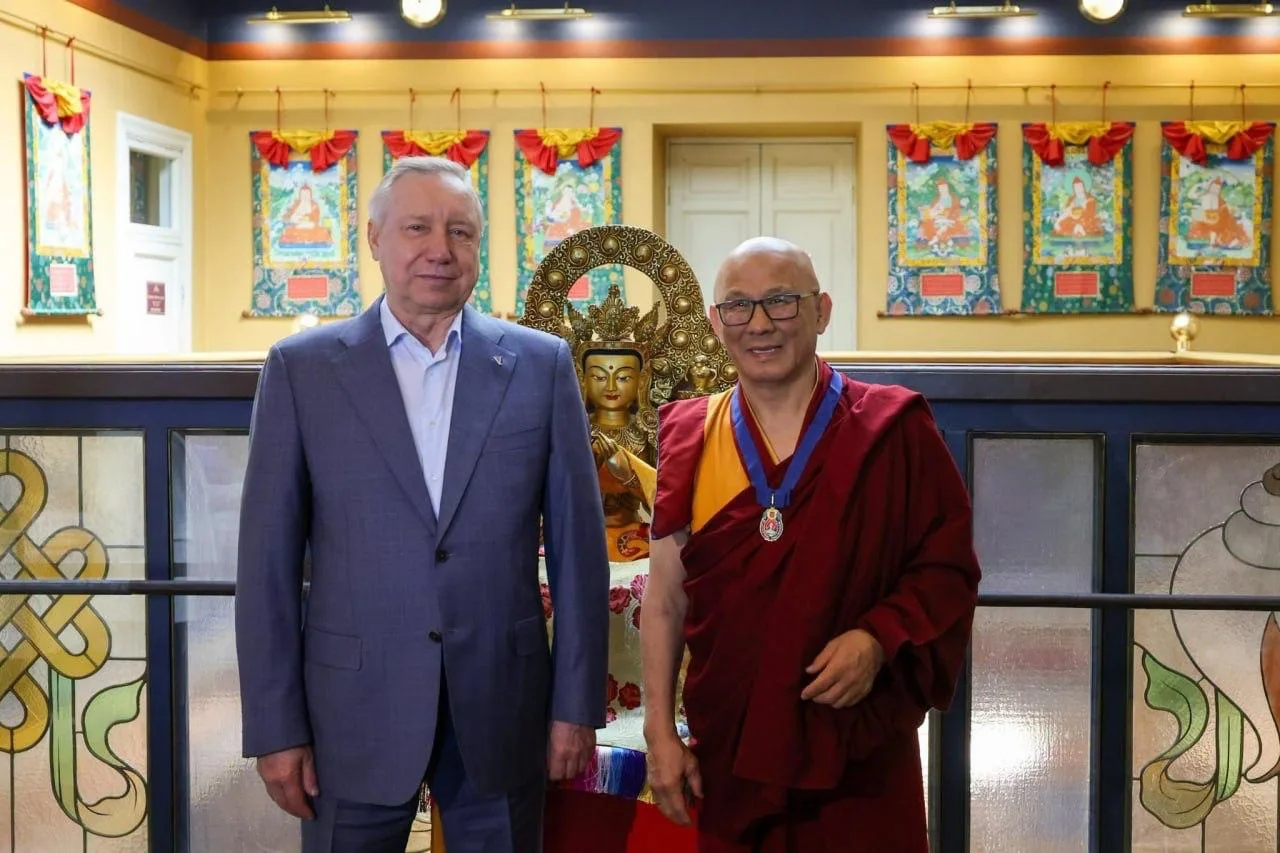 📿 Заслуги настоятеля Дацана отметили в культурной столице 

Губернатор Санкт-Петербурга Александр Б