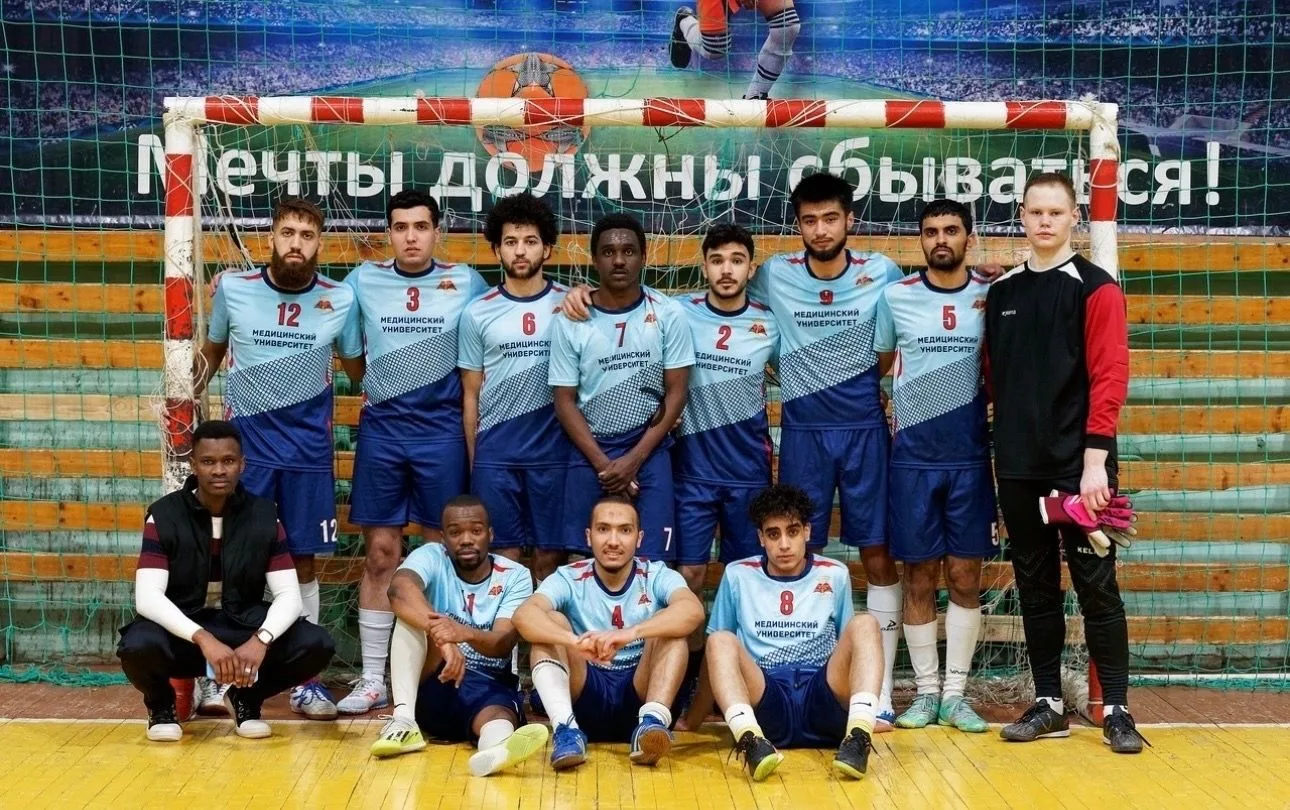 Футбольная сборная Кировского ГМУ завоевала серебро Чемпионата Кировской области!
