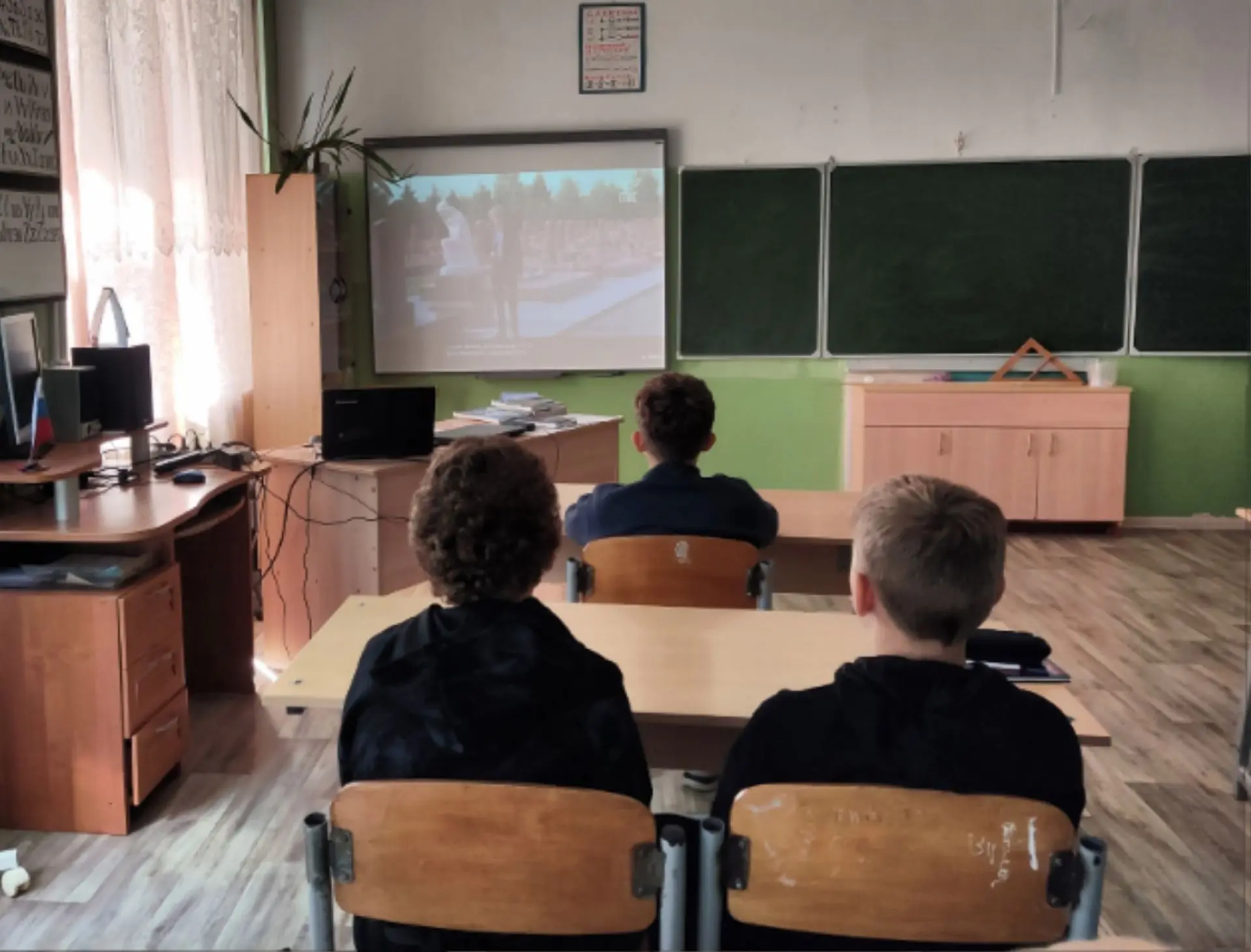 🕯️ Час памяти «Прерванный урок» и классный час «Беслан. Боль, которая не утихает» 🕯️