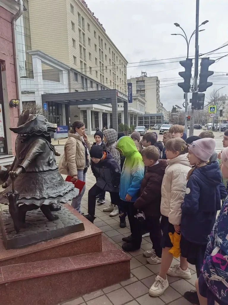 Сегодня учащиеся 4"А"класса побывали на увлекательной экскурсии по родному Краснодару. ⛪Первым пункт