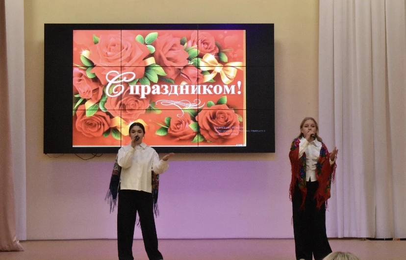 Сегодня, накануне Международного женского дня, в стенах нашей школы состоялся праздничный концерт.  