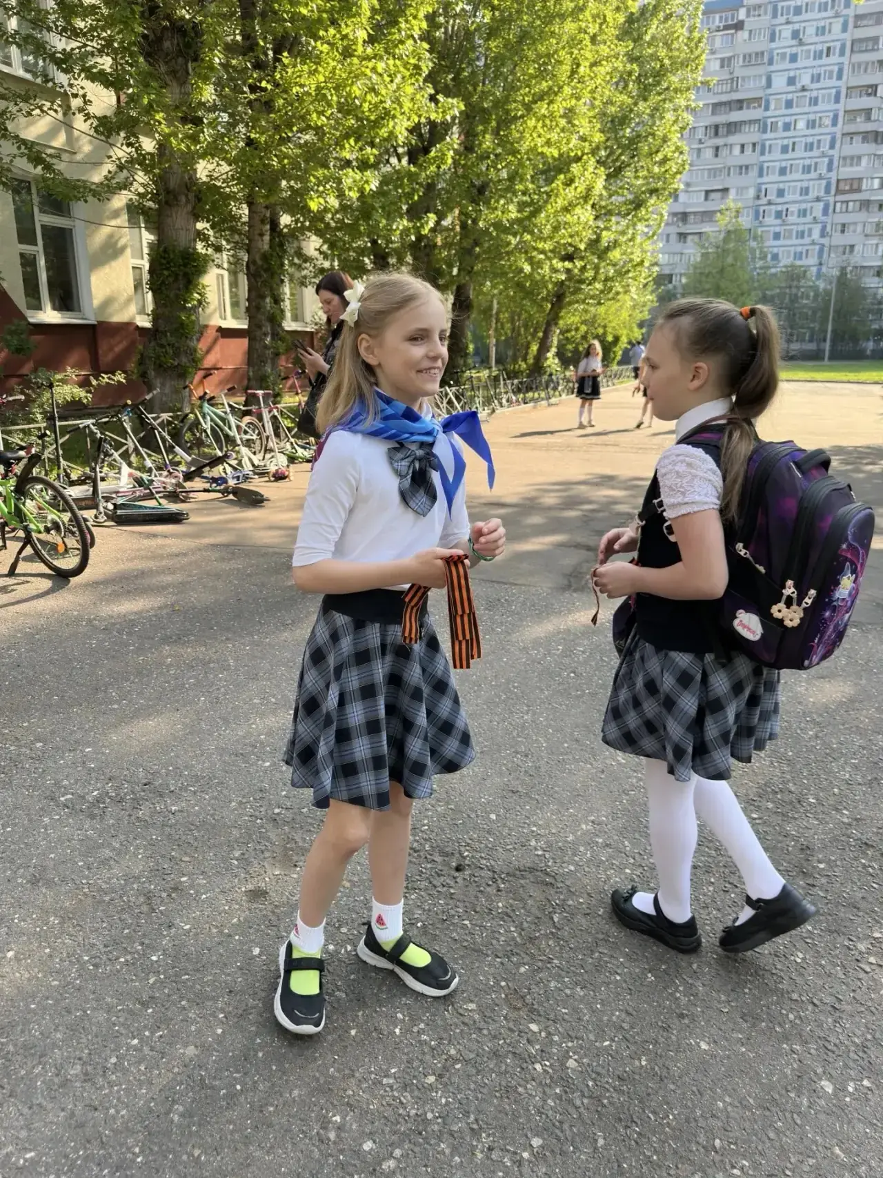 🎖️ Сегодня наша начальная школа присоединилась к акции «Георгиевская ленточка»!   С самого утра акти