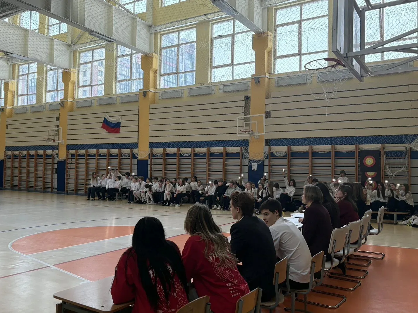 🇷🇺 Память в песнях и лицах В преддверии 23 февраля наша школа наполнилась особой атмосферой мужества