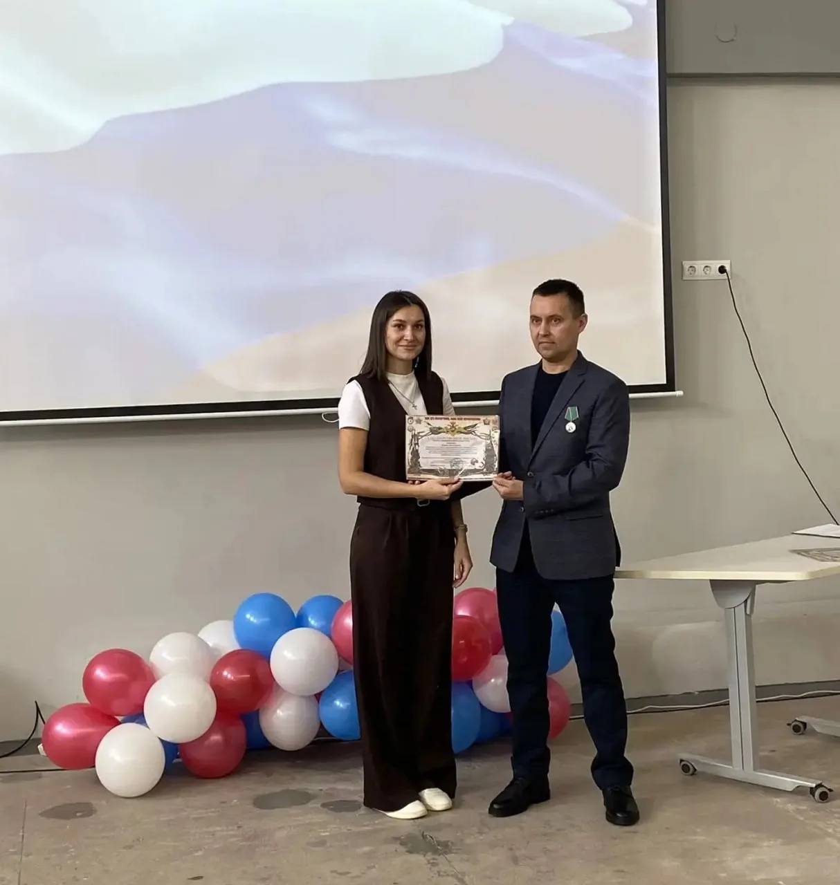 3 марта в МБОУ «Лицей № 122» состоялось торжественное мероприятие, в ходе которого была передана гум