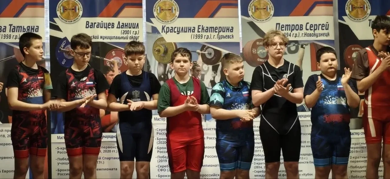 🏋️‍♂️ Золотой результат в честь Великой Победы! 🥇🇷🇺  В честь празднования 81-й годовщины Великой Поб