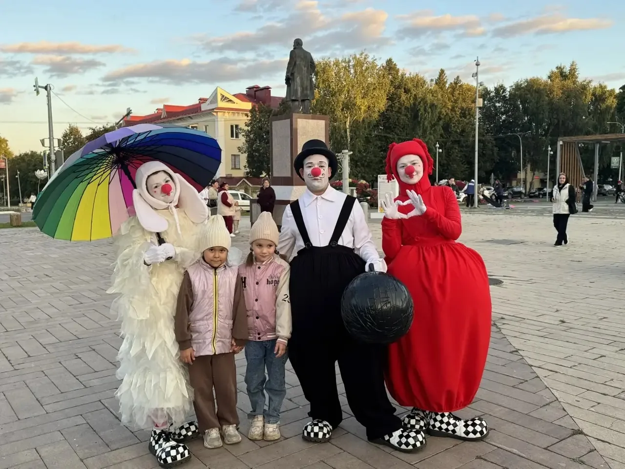 🌸Азнакаево отметило День Республики Татарстан праздничной программой!