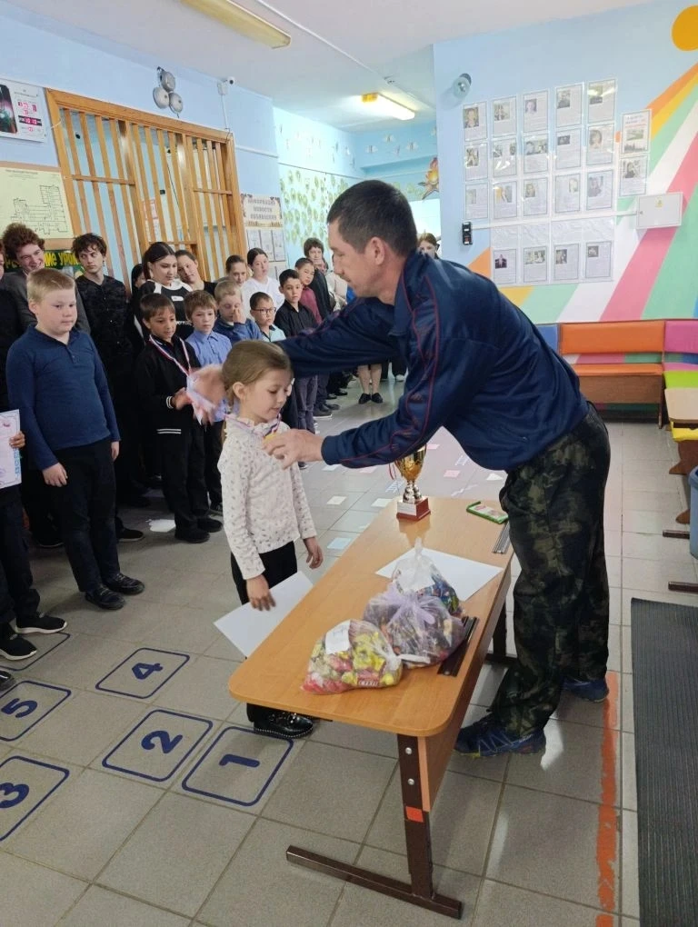 Поздравляем команду 
4‑го класса с победой в
 «Президентских состязаниях»

Сегодня учитель физическо