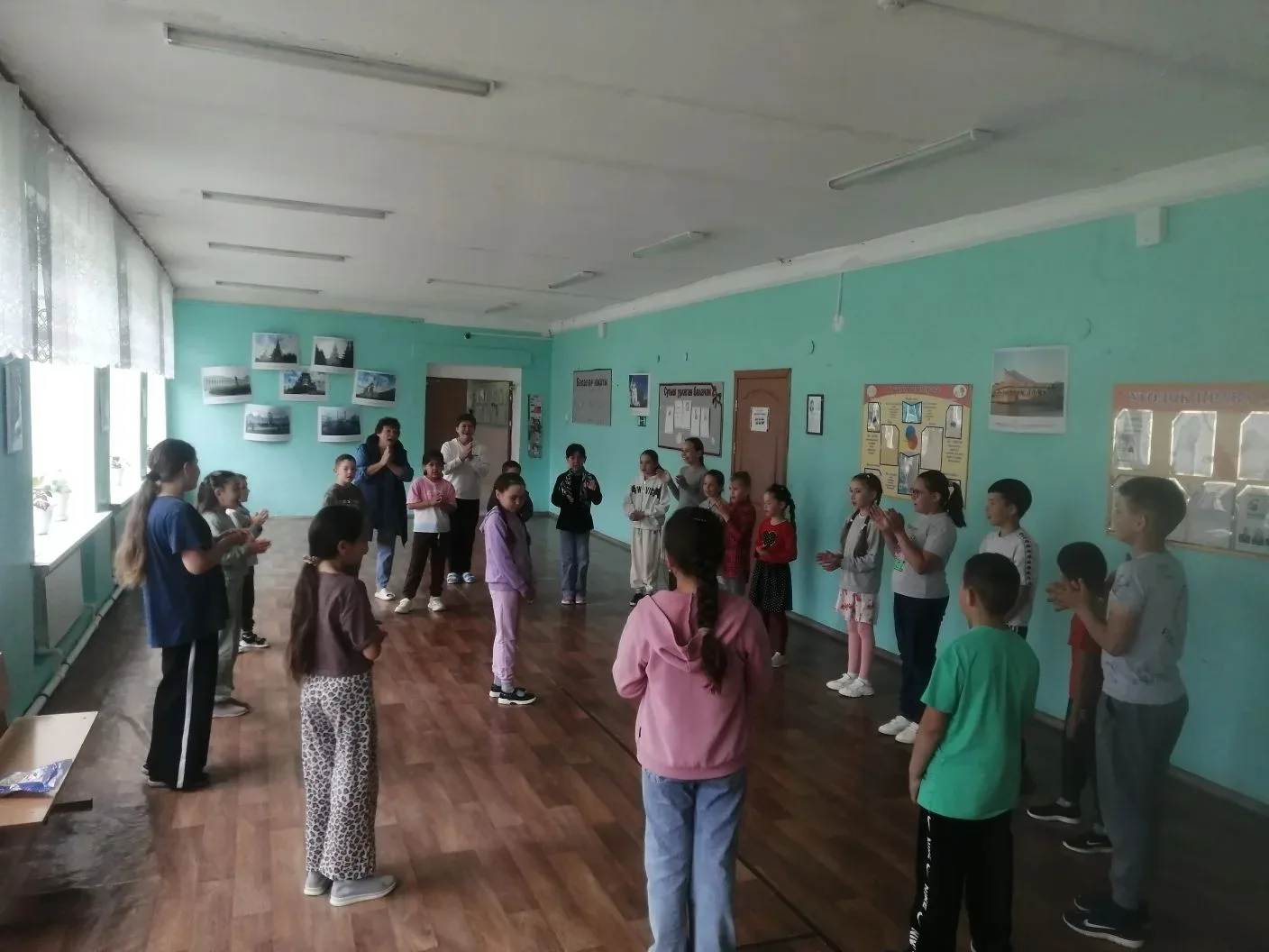 Сегодня в летнем лагере «Акчарлак» отмечаем  день рождения Зили! Ребята дружно поздравили именинницу