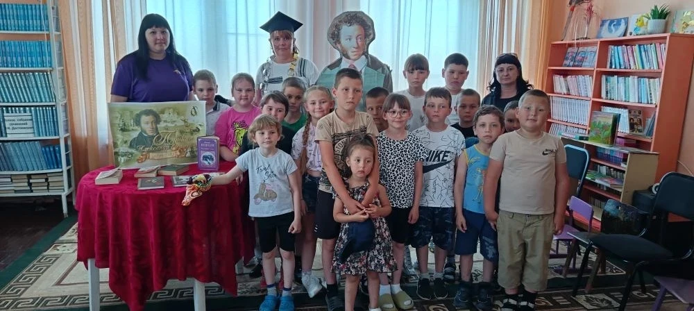 День русского языка!                                             В этот день для ребят из пришкольно