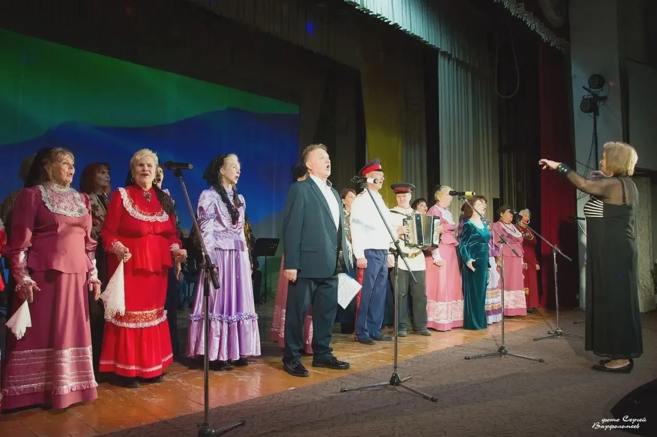 В ДК им. Гагарина День пожилых людей отметили концертом