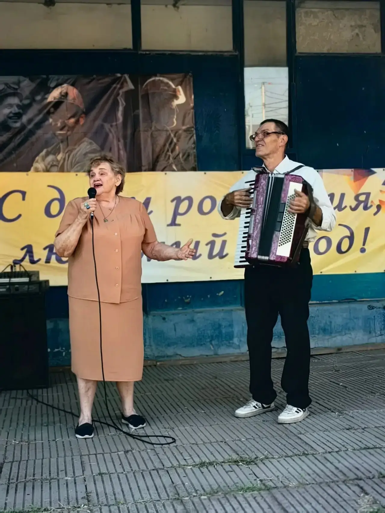🎶 В преддверии Дня города и Дня шахтера в нашем любимом Зверево было по-настоящему тепло!