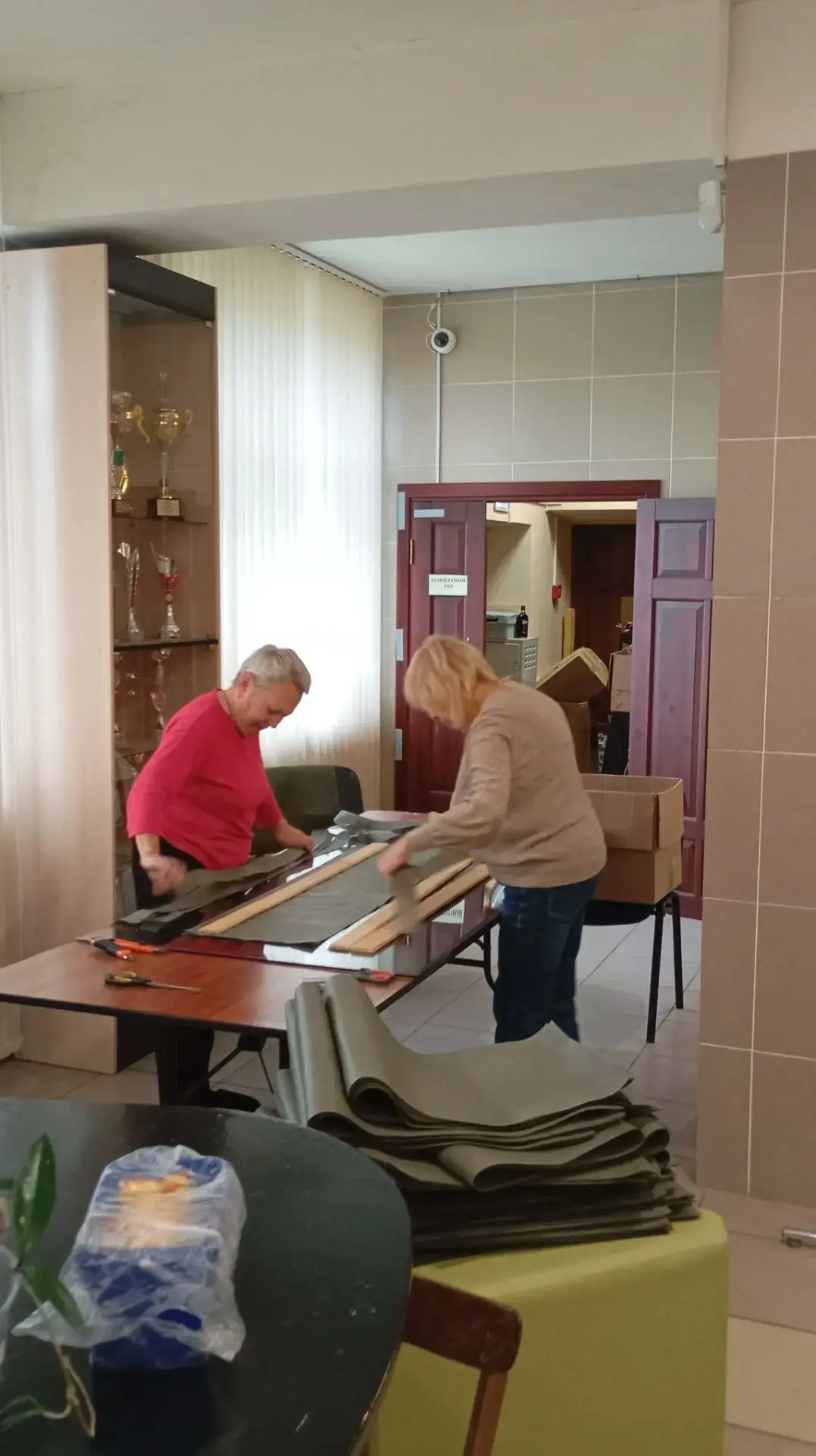 🧵 Будни клуба мастериц «СВОими руками»: ещё одна партия добра уехала к тем, кто ждёт п...