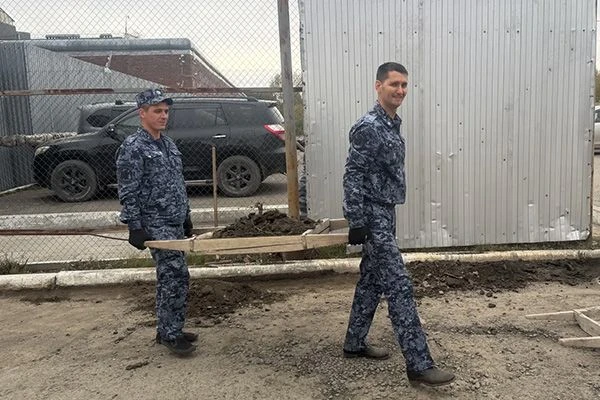 Сотрудники ИК-6 поселка Эльбан приняли участие во Всероссийской экологической акции «Зе...