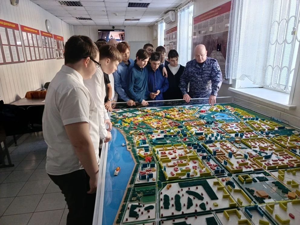 День открытых дверей 😊🤚 Нижневартовский межмуниципальный отдел вневедомственной охраны организовал д