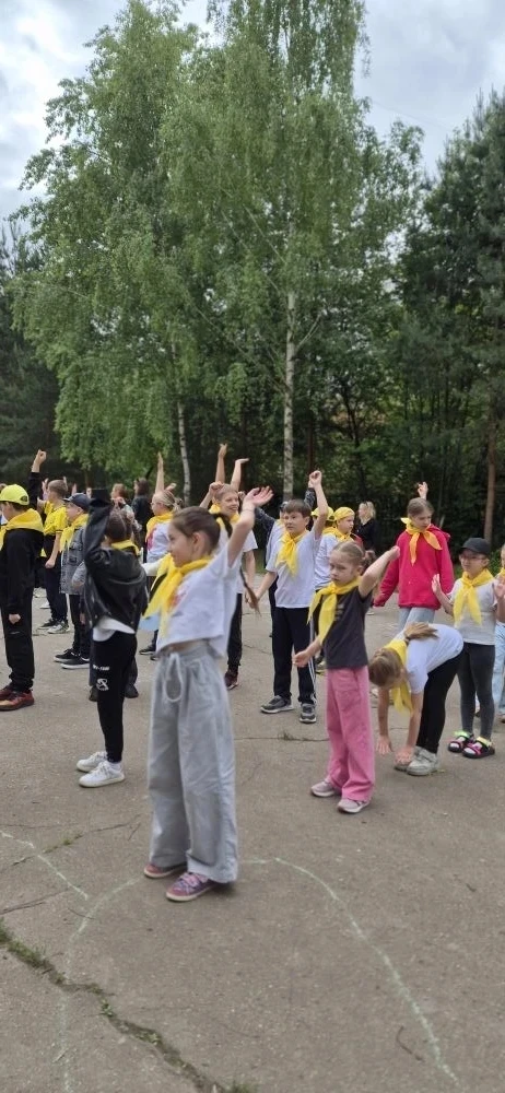 Сегодняшний день в нашем лагере «СОЛНЕЧНЫЙ» прошёл под знаком бодрости, полезных навыко...