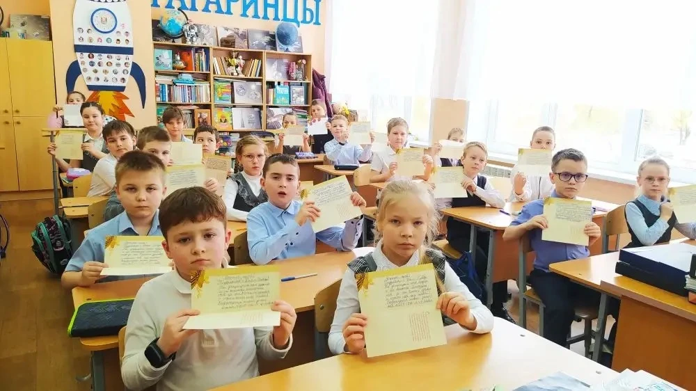 Ученики 2 «А» класса приняли участие в патриотической акции «Письмо солдату»  В преддверии Дня Побед