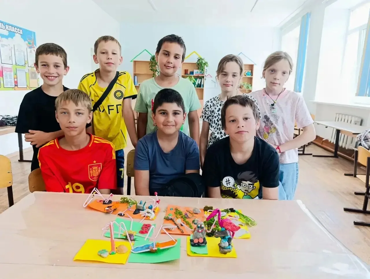 День в лагере выдался очень насыщенным и творческим! Мастер-класс «Умелые ручки» подарил детям море 