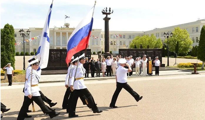 В Севастополе открыли стелу к 330-летию создания ВМФ России.
 
Об этом сообщили в пресс-службе Херсо