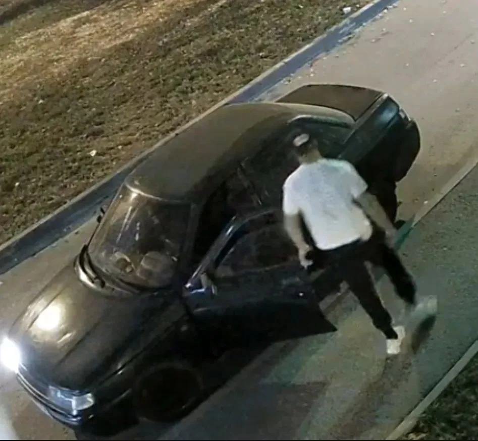09.09.2026 во дворе ул Беляева 21 , время 22.08. Данный автомобиль шоркнул стоящий во д...