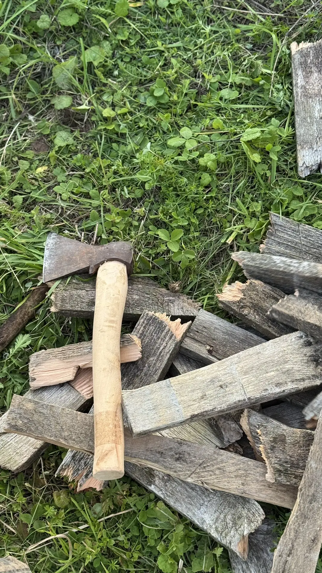 Коля и Ваня, глядя на Славу, тоже загорелись)) забрали у папы гайковёрт и целый день с ...