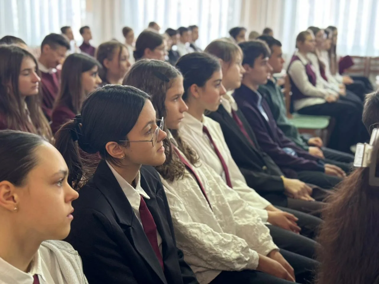 🙏🏻19 января 2026 года в нашей школе  специалисты «Молодежного комплексного центра» совместно со штат