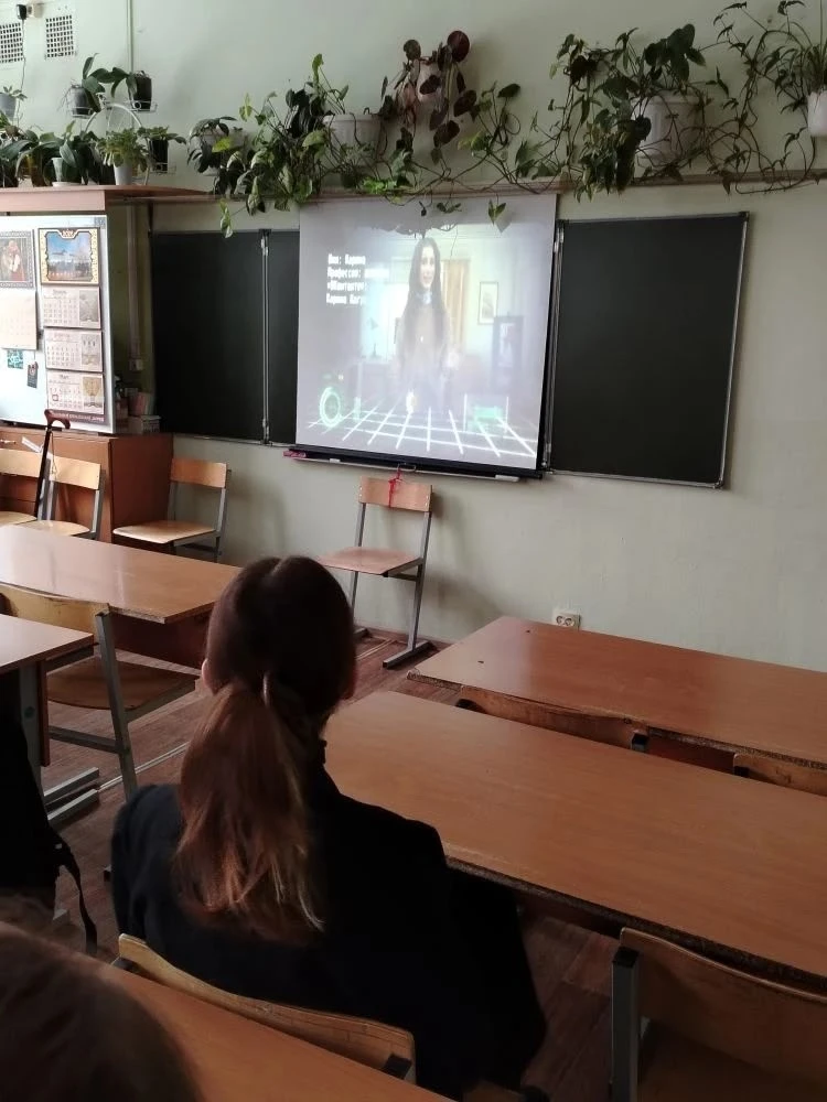 Новая неделя  в МБОУ «Школа№3» началась с традиционной линейки: торжественного исполнения гимна Росс