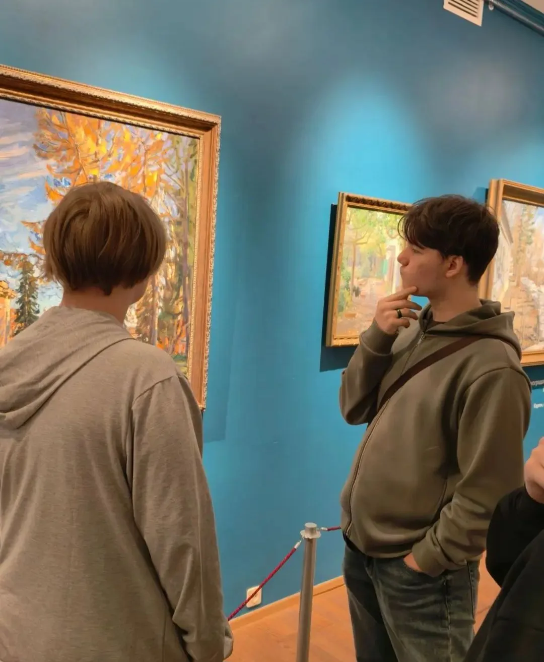 🎨 Наши студенты посетили Музей ИЗО Кузбасса. Здесь работает знаменитая выставка «Русск...