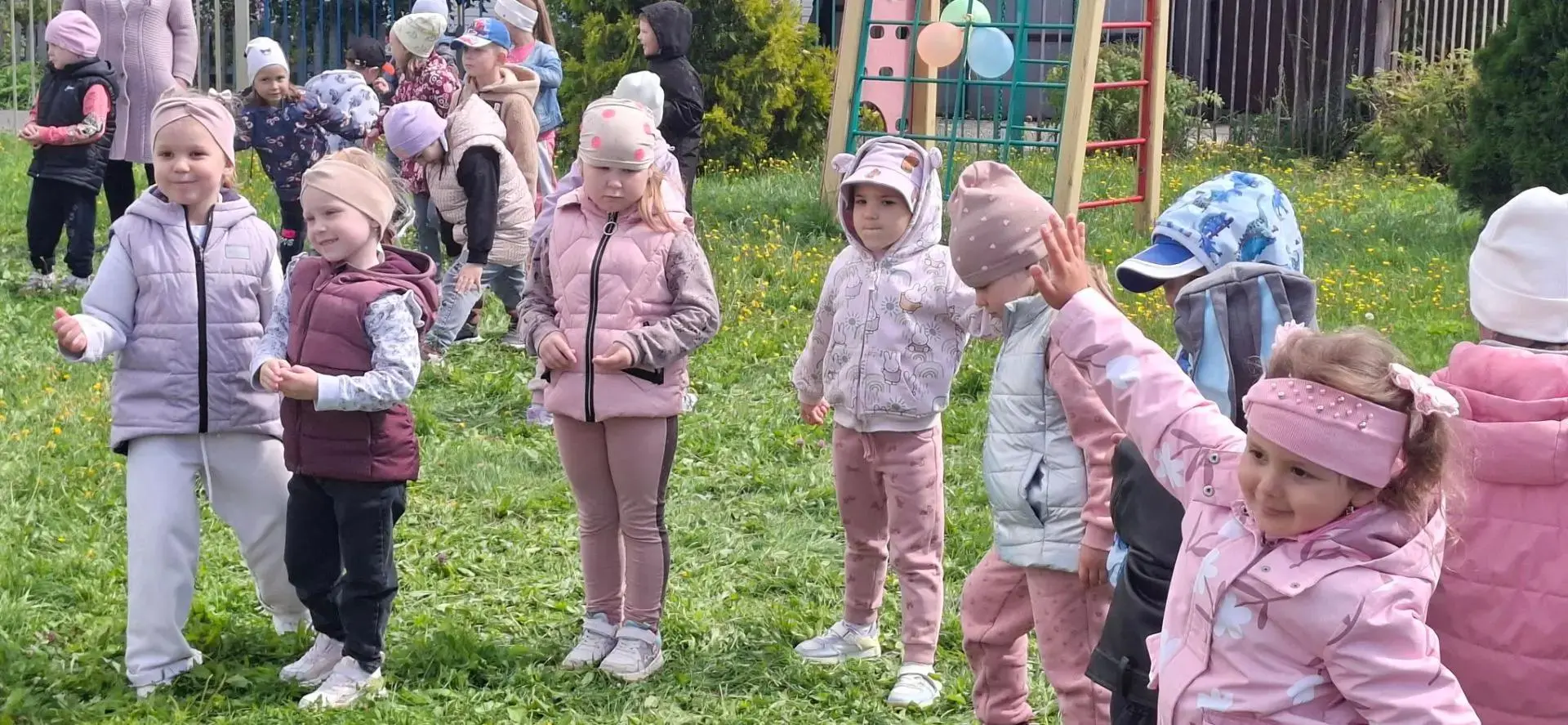 ✨️Спорт, задор и море смеха: как в нашем детском саду прошёл праздник 💪«Сильные, смелы...