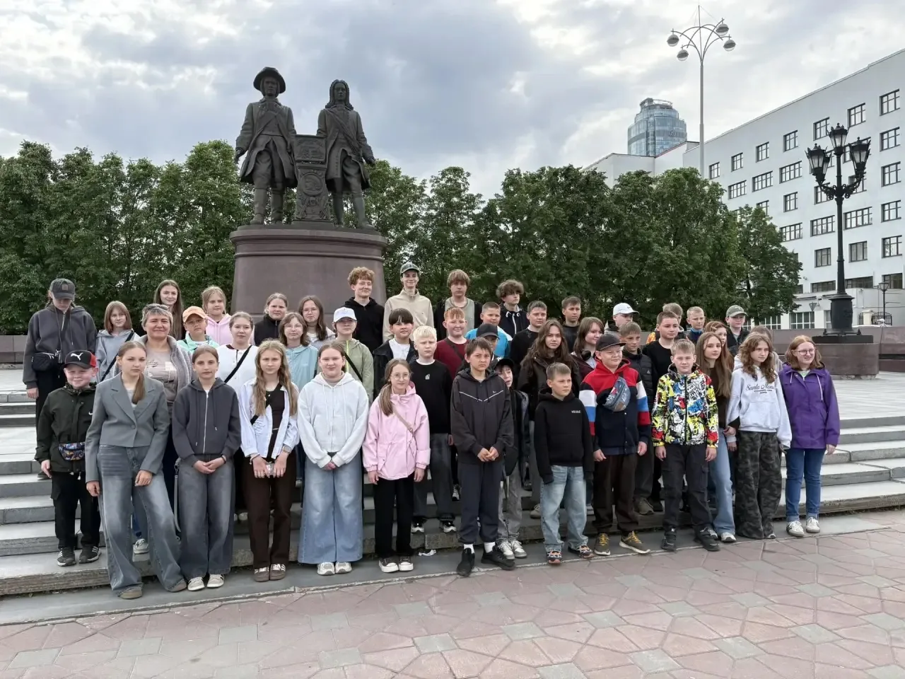 Пятиклассники в деле: как мы провели первые дни летних каникул в Екатеринбурге 🏔️🚌Вместо того чтоб