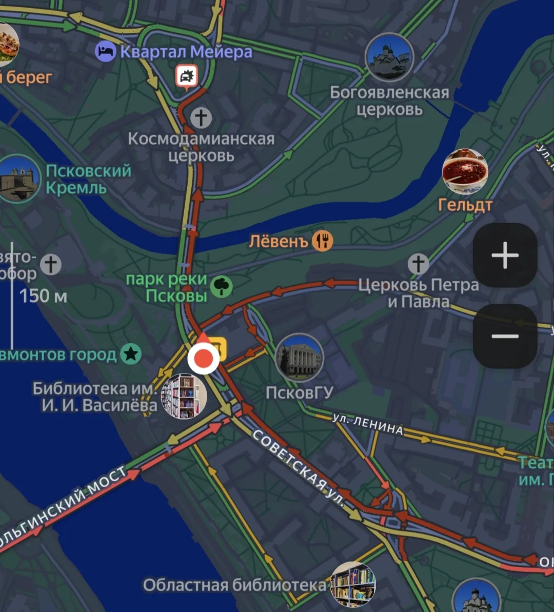 🚧 Движение по улицам Советской и Леона Поземского в сторону Запсковья сильно затруднено