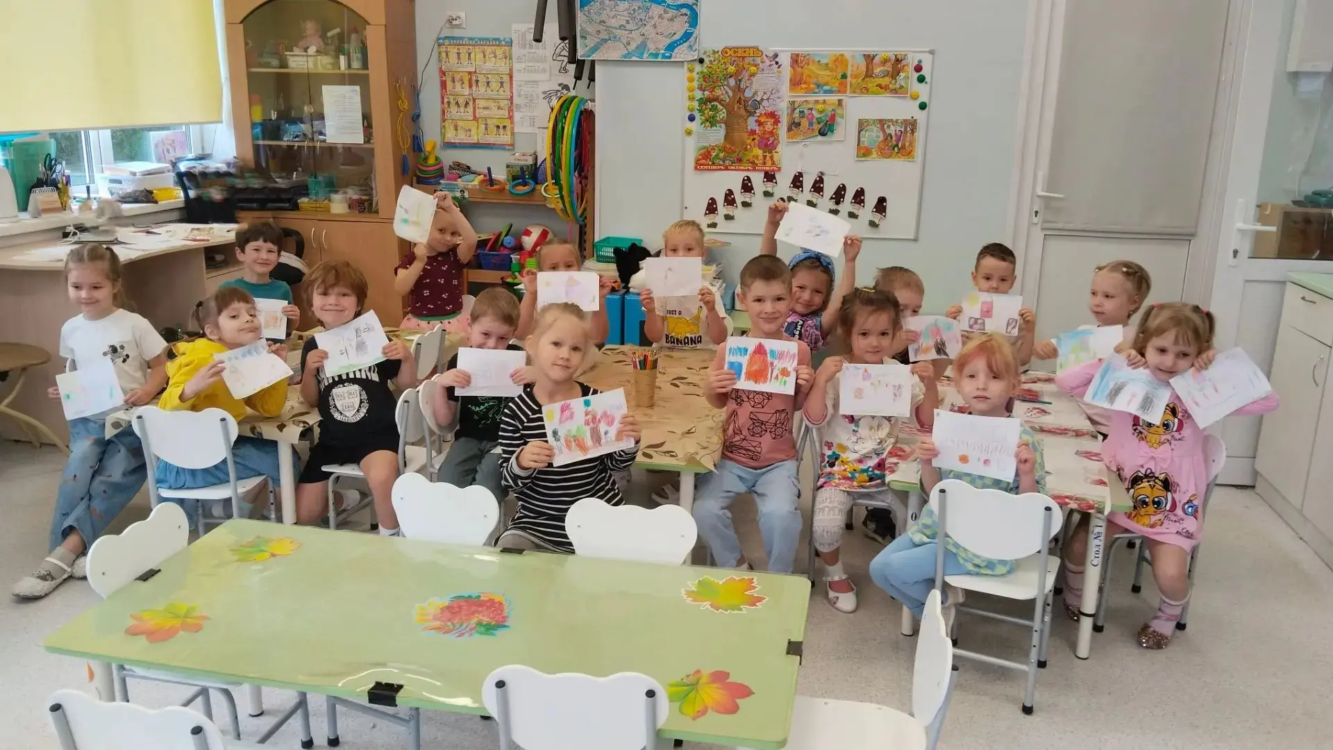 🍅🥒🍎Сегодня ребята в нашей 7 группе, рисовали «Огород».