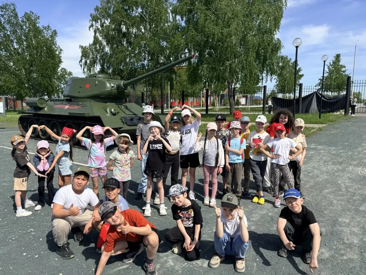 Выходные - с пользой! 🇷🇺  2Б патриотично завершил прохождение трека «Орлёнок - Хранитель историческо