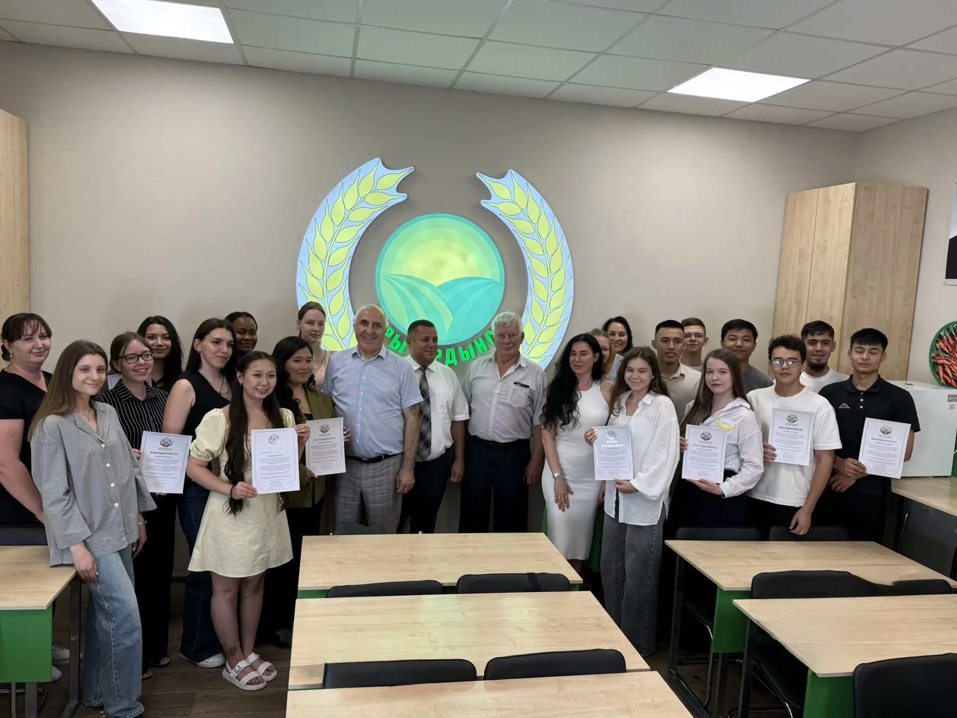 Утро Университета биотехнологий началось с приятных событий ☀️ 

Сегодня наших студентов наградили б